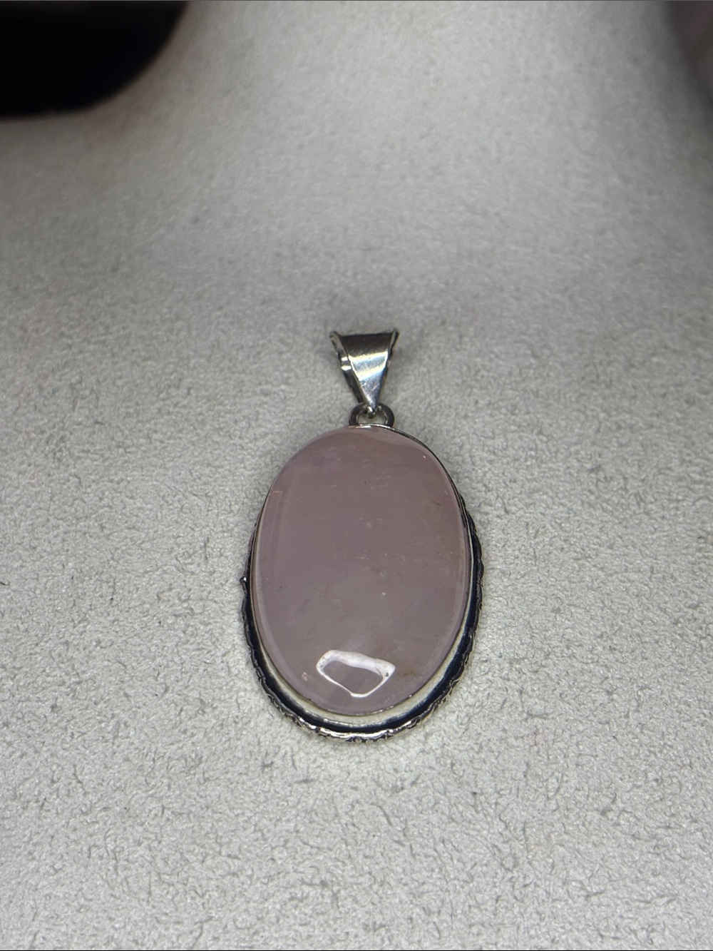 Rose, quartz, oval shaped, silver plated pendant